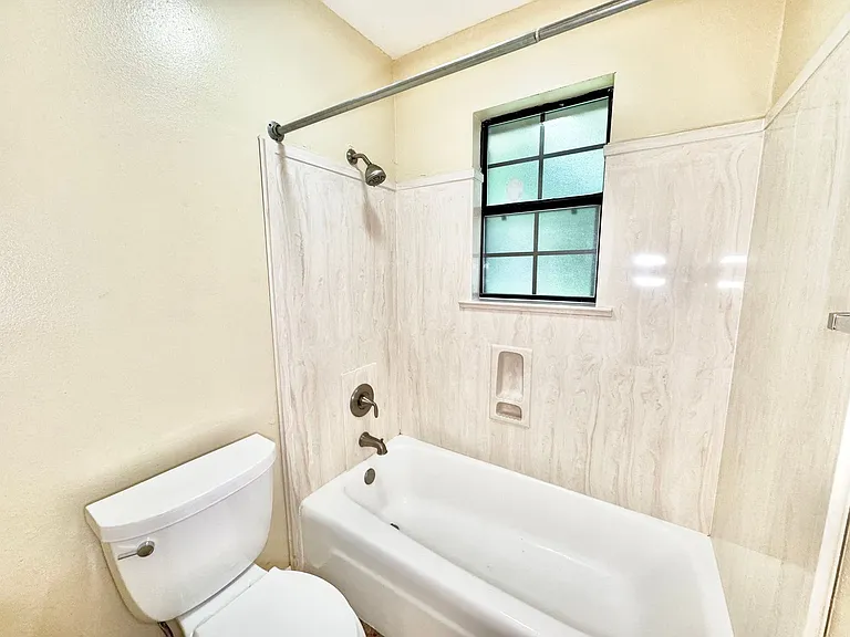 1323 Tamari Dr — Photo 11