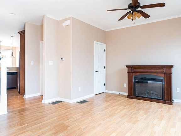 4th image of 201 Towne Square Park Unit 1101