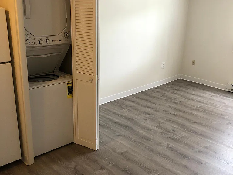2 Russell St #2 — Photo 6