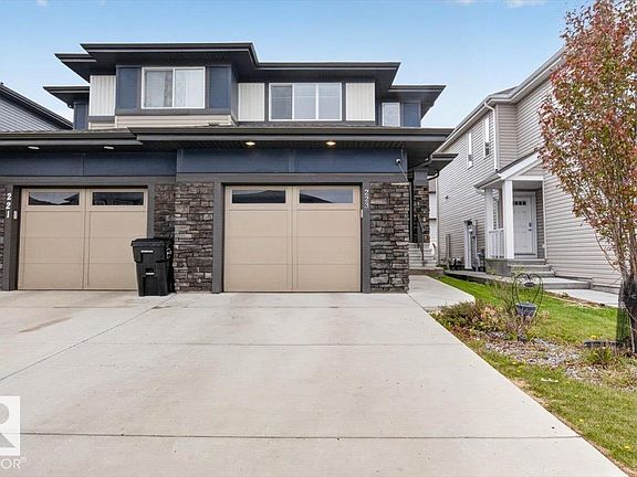 3rd image of 223 40a Ave NW