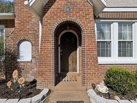 4th image of 111 Oak Grove Rd