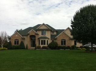 2332 Fairway Cir, Mogadore, OH 44260