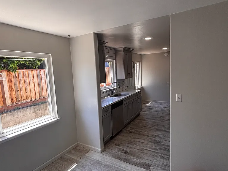 1115 Sereno Dr — Photo 11