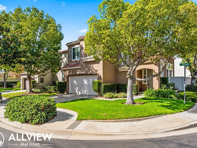 2854 Vicenzo Dr — Photo 32
