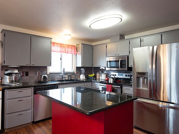 5th image of 9014 NE 140th Ave