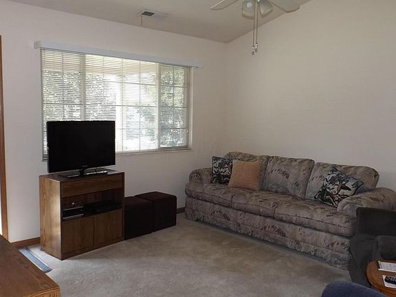 2nd image of 4077 Wiston Dr