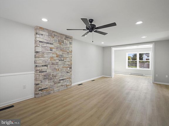 5th image of 837 Virginia Ave