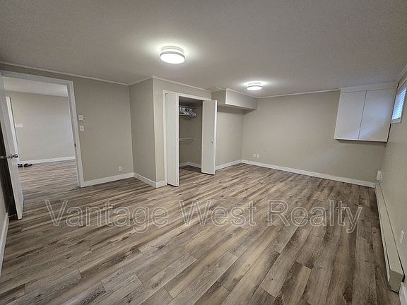 5th image of 1291B Kelglen Cres