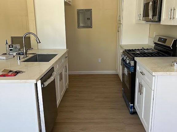 2nd image of 405 Salem St APT 3