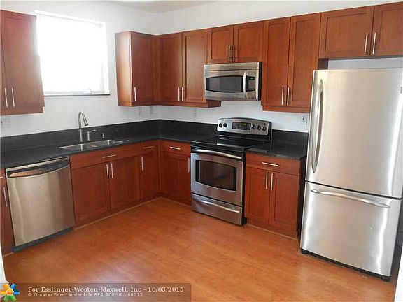 2nd image of 405 SW 13th Ter #405