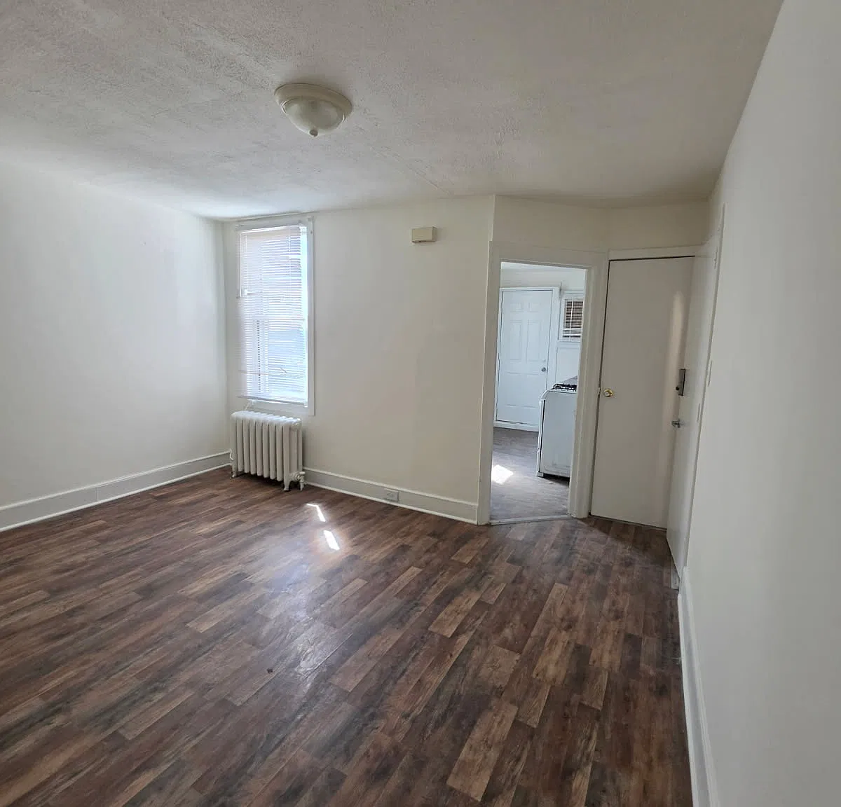 1 bed, $1,050 — Photo 3