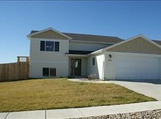 811 Copperfield Dr, Rapid City, SD 57701