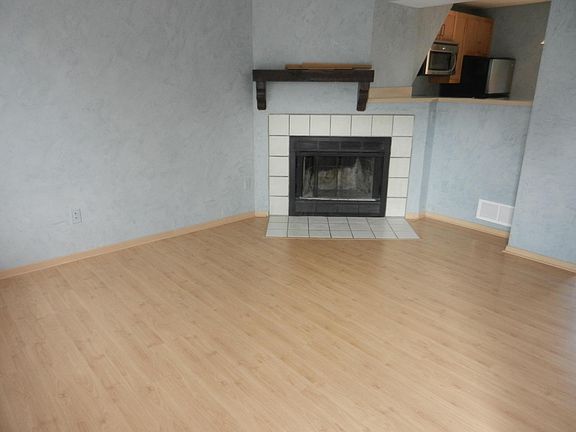 2nd image of 788 Cap Ln #19