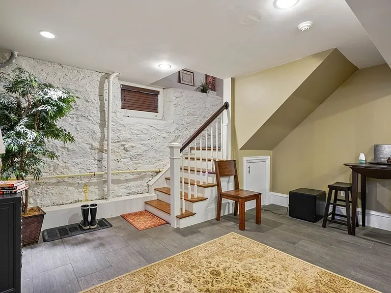 15 Howell St #1 — Photo 28