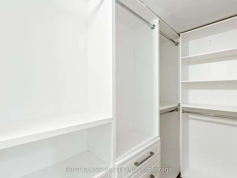 802 Yates Dr — Photo 8