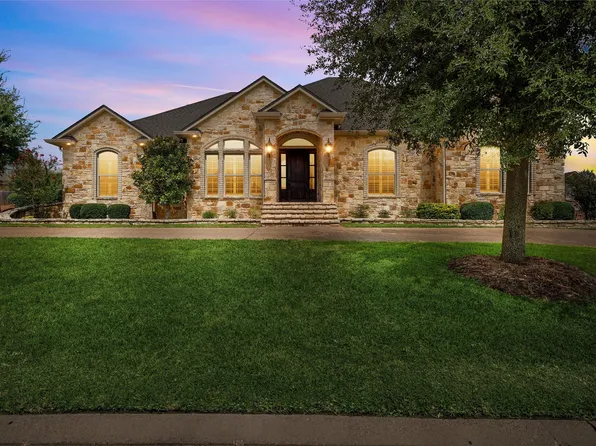 208 Stone Forest Dr, Woodway, TX 76712
