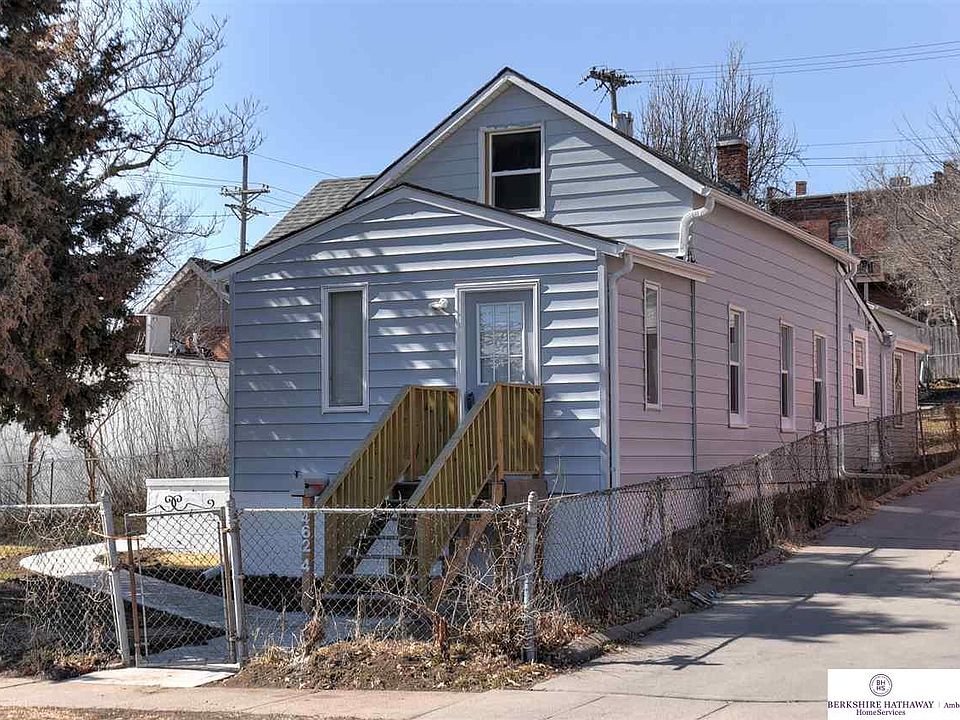 1st image of 4624 S 32nd St