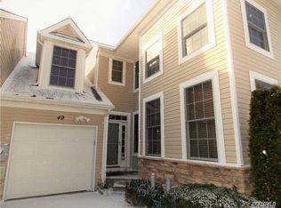 49 Eagle Cir, Bohemia, NY 11716