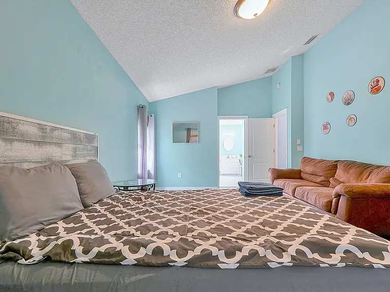 17 Wayland Pl — Photo 35