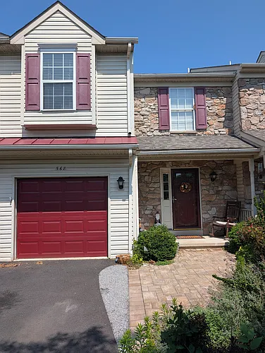568 Creekside Dr Photo 1