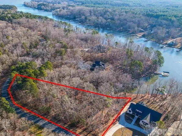 722 Emerald Bay Dr, Salisbury, NC 28146
