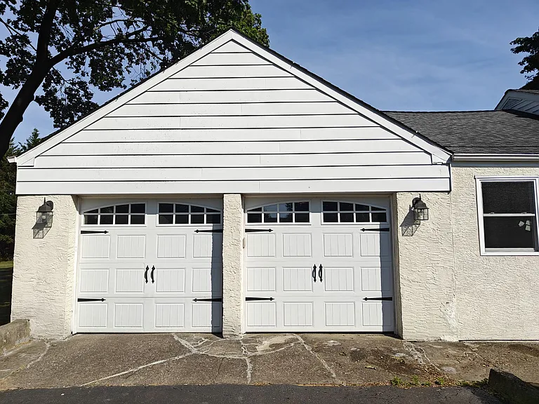 132 S Eastview Ave — Photo 2