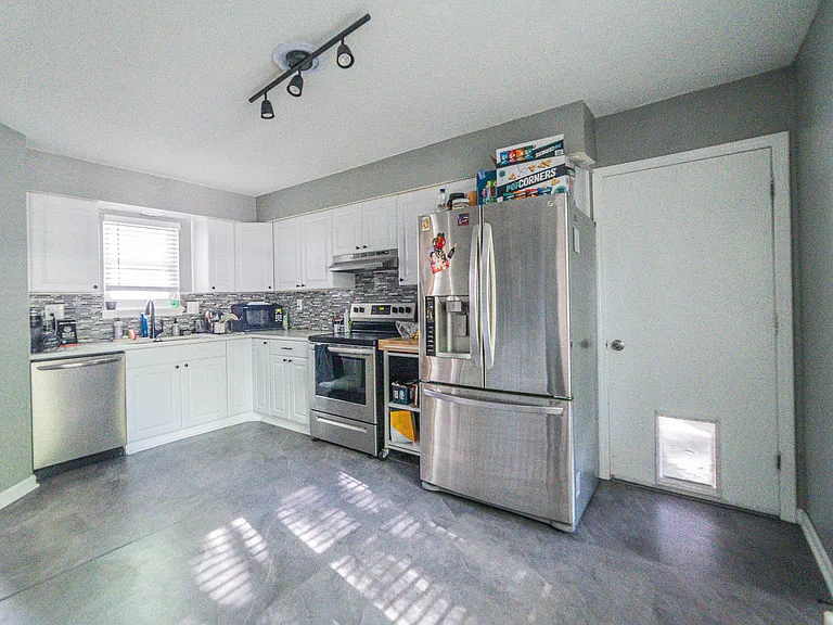 6621 Bradshaw St — Photo 7