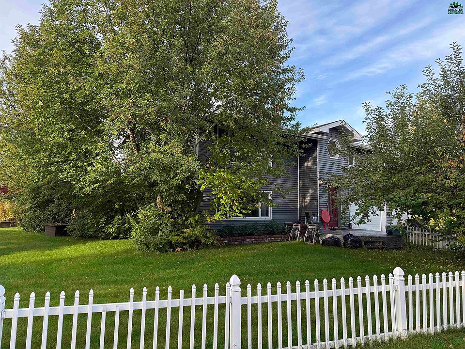 1st image of 3043 Riverview Dr