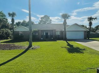 2011 Commodore Dr, Navarre, FL 32566