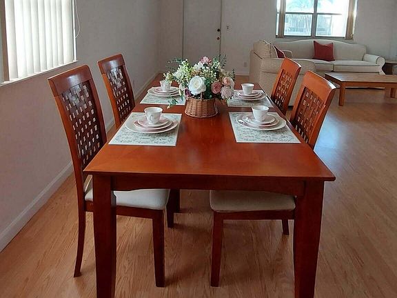 5th image of 614 Monaco Way #M