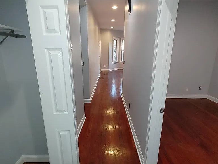 49 Clifford St #1 — Photo 3