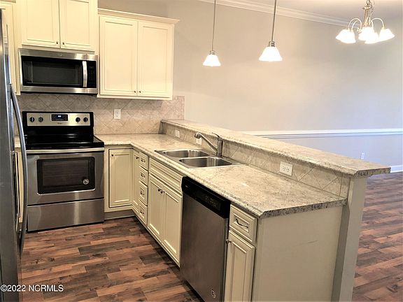 5th image of 1702B Cambria Dr