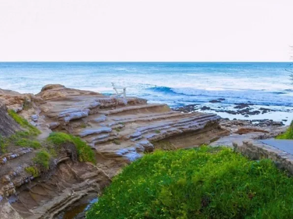 29239 Heathercliff Rd APT 12, Malibu, CA 90265