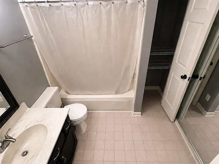 3211 Shadow Green Ln — Photo 21