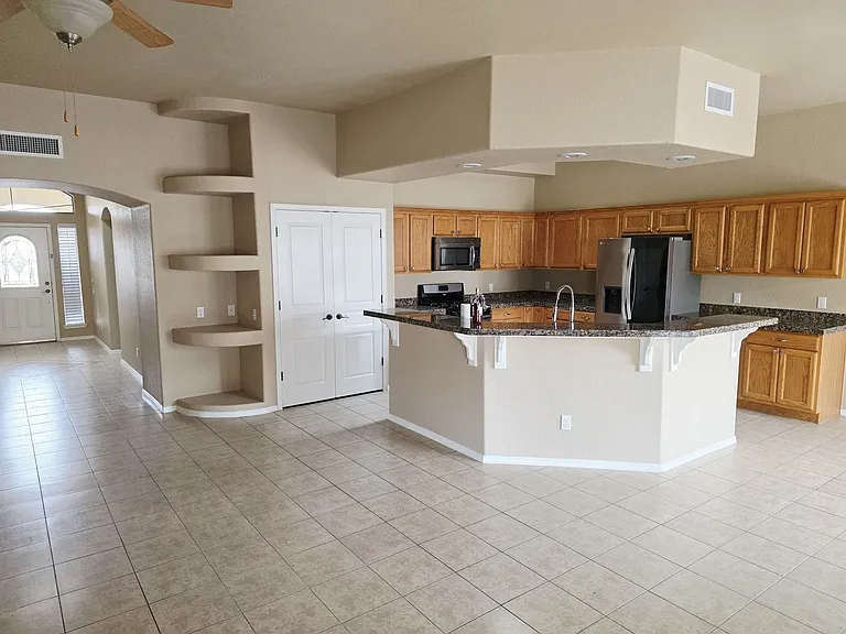 5705 Ireland Dr — Photo 5