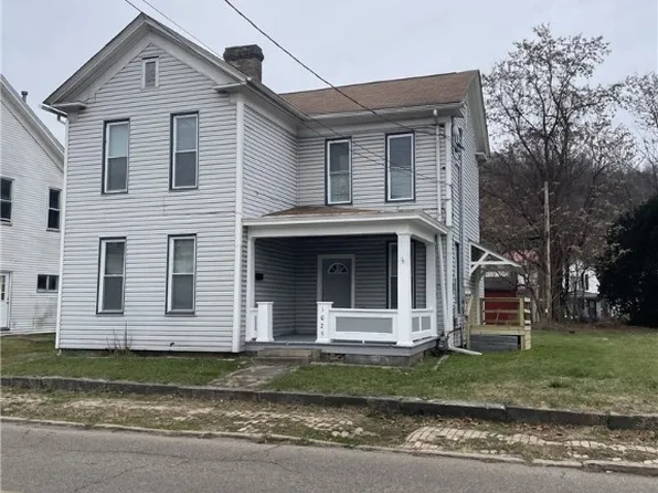 1025 Commerce St, Wellsville, OH 43968