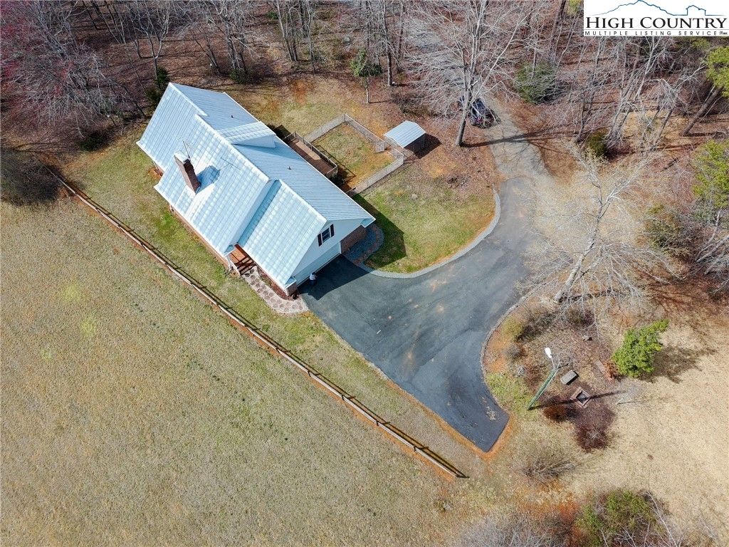 Apartment in Elkin, Elkin Valley - View 3
