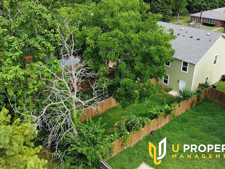 1014 W Ford St — Photo 28
