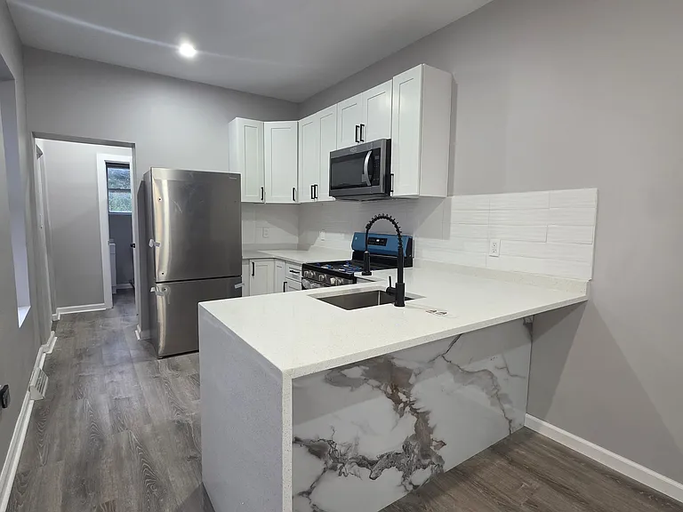 141 Peach St — Photo 6
