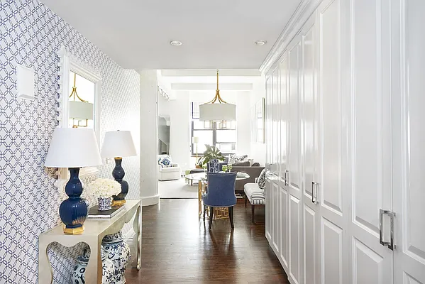 Sold by Warburg | media 1
