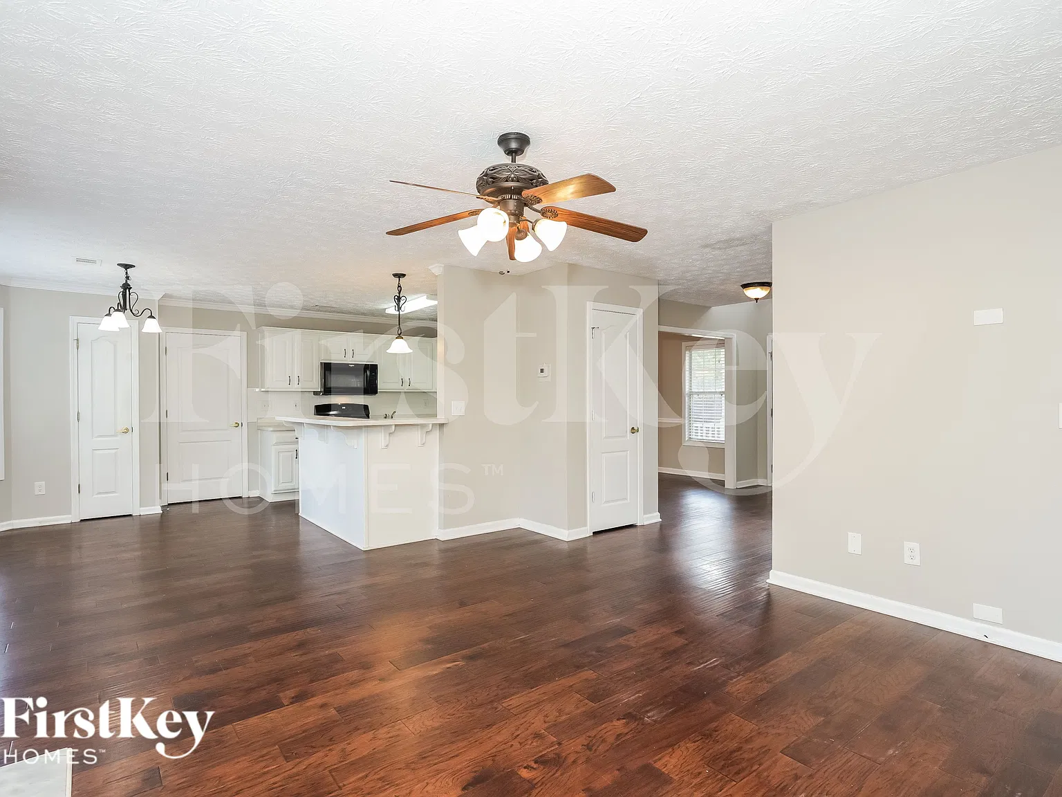 4 bed, 2.5 bath, 2397 sqft, $2,530 — Photo 4