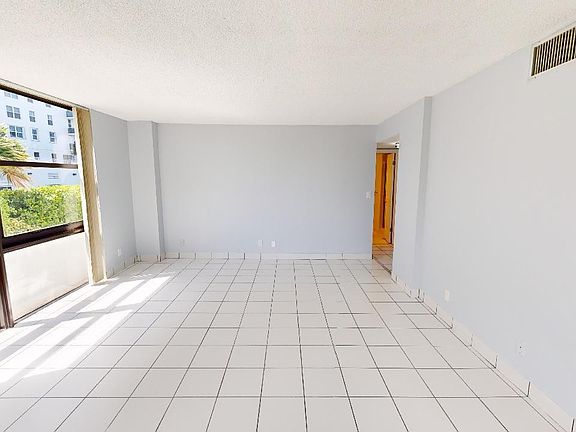 5th image of 3031 N Ocean Boulevard #203