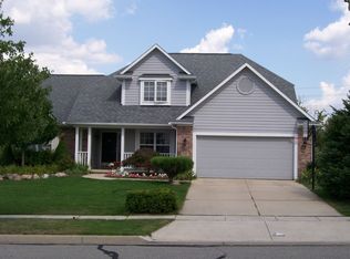 570 E Castlebury Cir, Saline, MI 48176