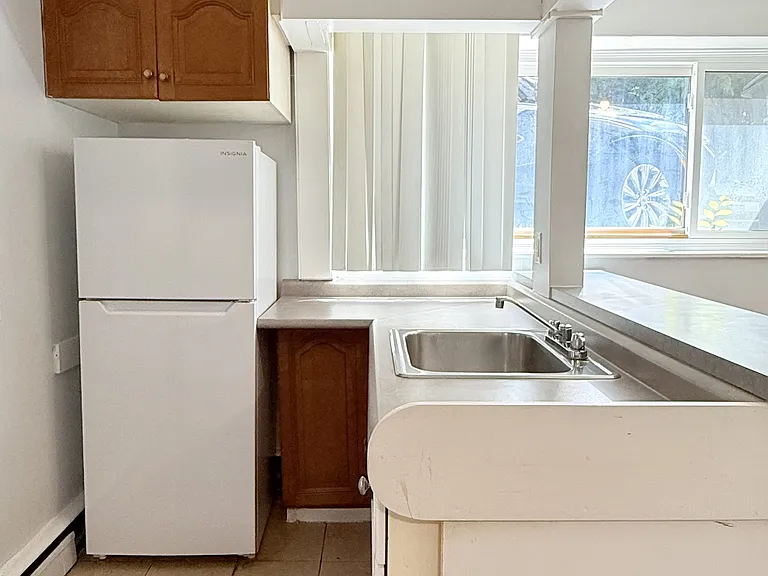 1590 Ouellette Ave #102 — Photo 6
