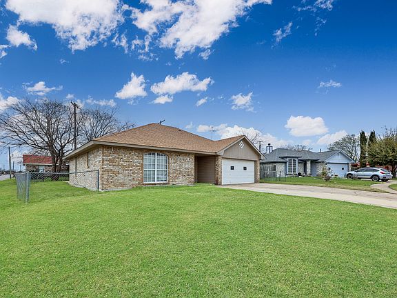 3rd image of 501 Elam Cir
