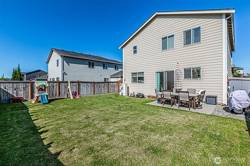 4th image of 19904 135th Avenue E