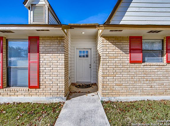 3rd image of 134 Oak Grove Dr