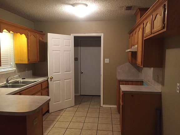 3rd image of 3601 Boardwalk Ave