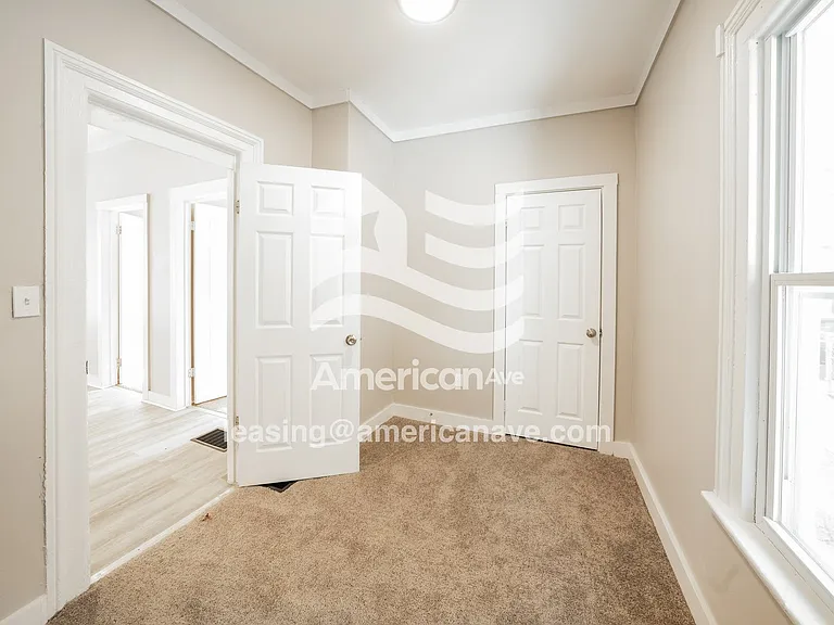 1453388_009_wm_-_main_bedroom_13349177.jpg
