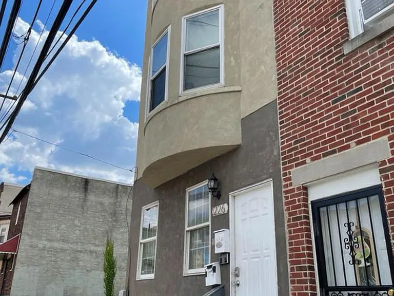 1226 N 16th St #1 — Photo 1